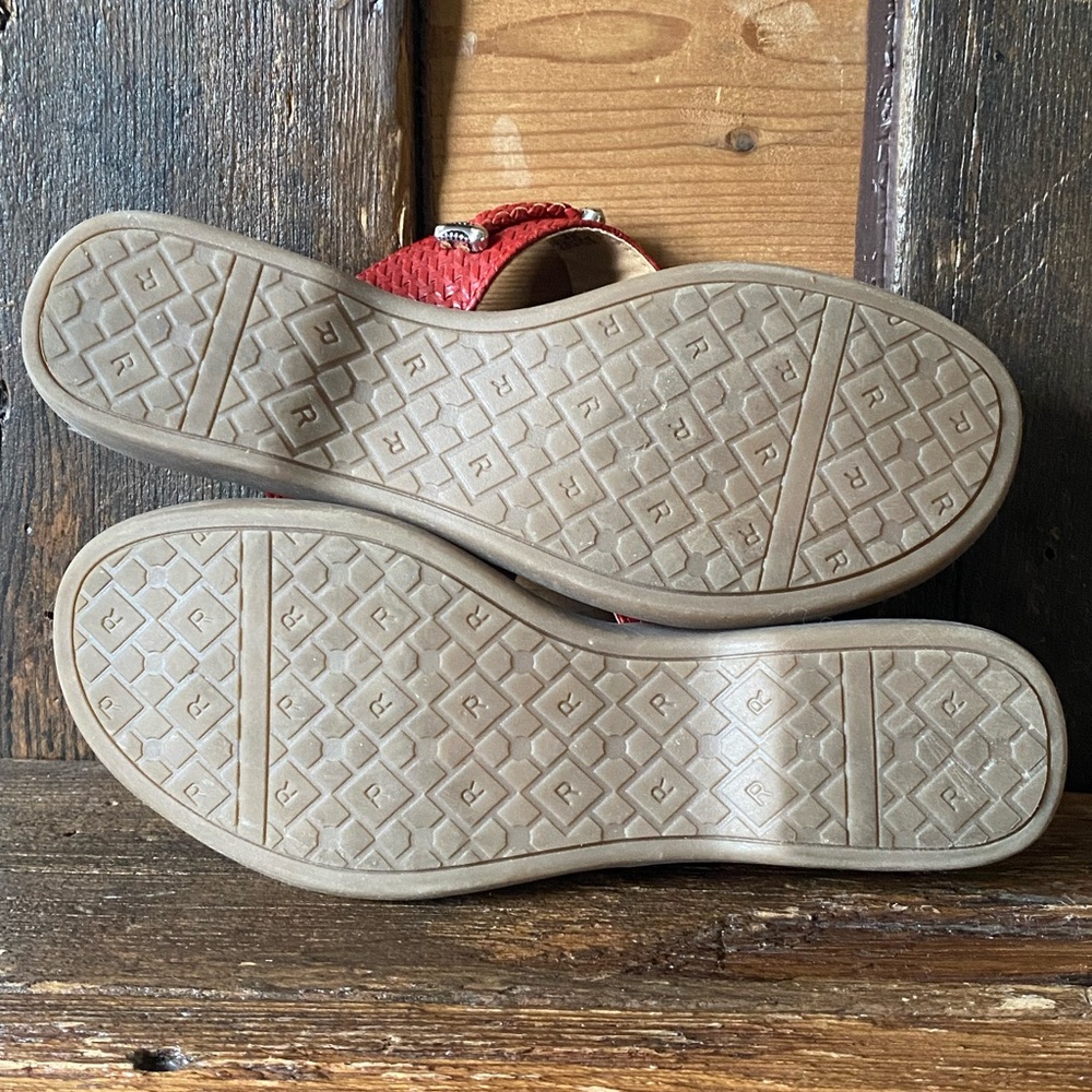 Rialto Comfort “Bailee” Sandals - Picture 4 of 5
